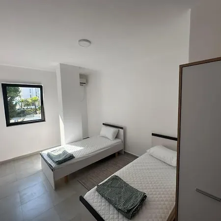 Daire Seaside 2-br Flat With Terrace