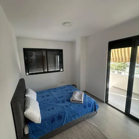 Daire Seaside 2-br Flat With Terrace *